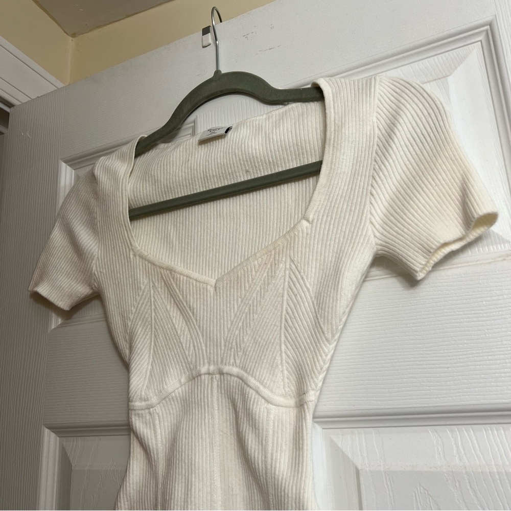 A&F Short-Sleeve Sweetheart Sweater Bodysuit - Picture 3 of 11